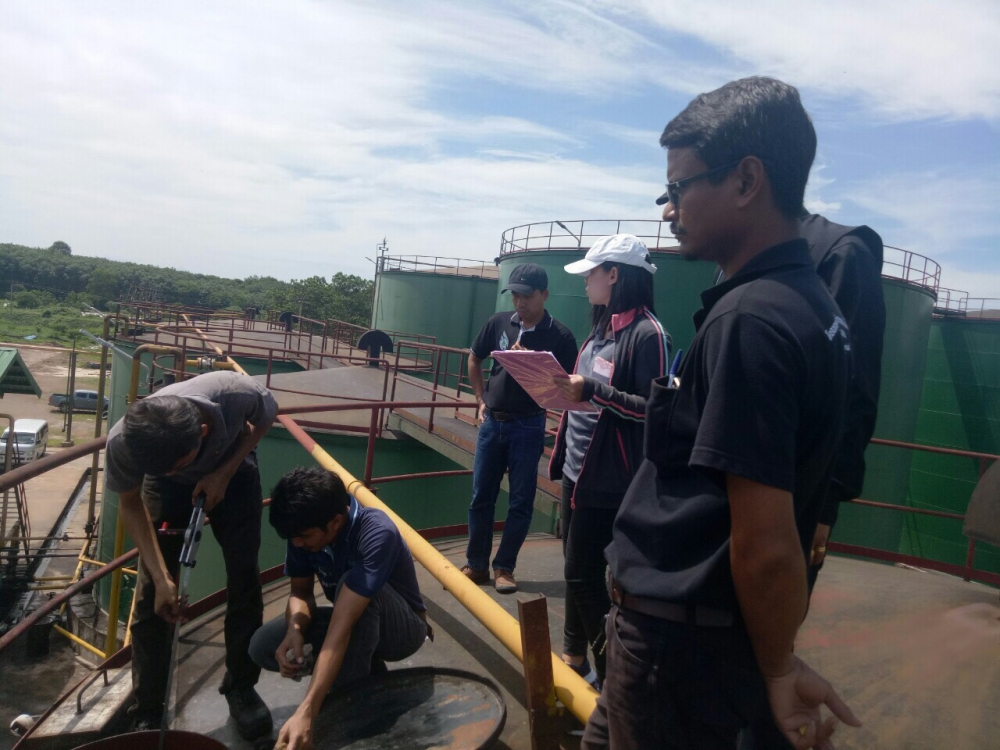 กษ.นครศรีฯร่วมตรวจสต็อคน้ำมันปาล์มดิบเฉพาะกิจ