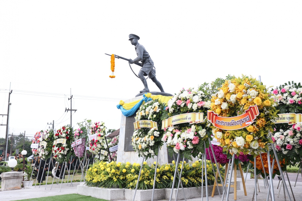 จังหวัดชุมพรจัดพิธีรำลึกสดุดีวีรกรรมยุวชนทหารที่สะพานท่านางสังข์