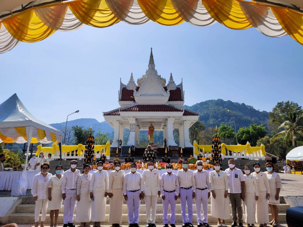 สนง.กษ.ระนองร่วมพิธีบวงสรวงศาลหลักเมืองระนอง