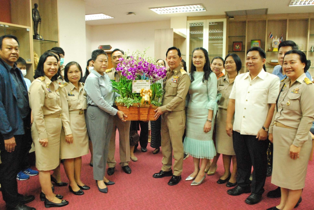 หน่วยงานในสังกัดกระทรวงเกษตรและสหกรณ์จังหวัดปทุมธานีร่วมต้อนรับนายภาสกร