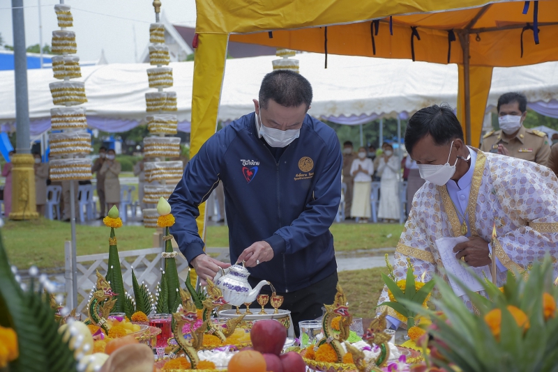 จังหวัดบุรีรัมย์อัญเชิญพระพุทธสิหิงค์