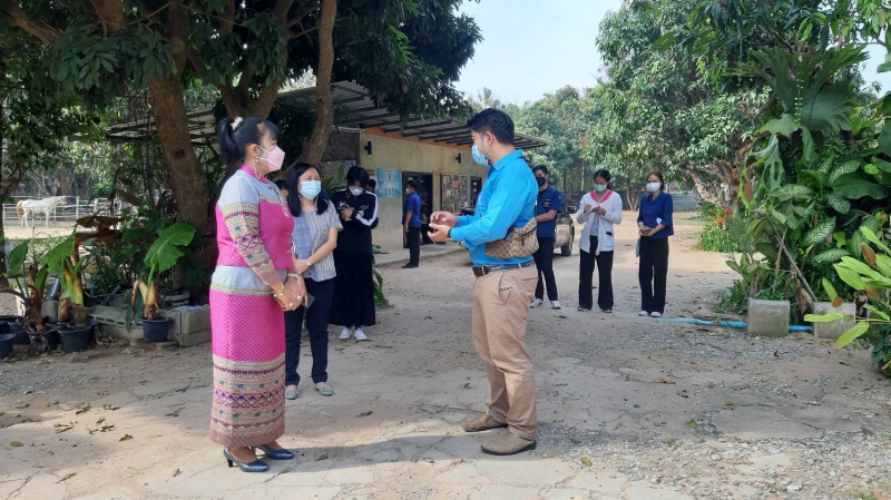 เยี่ยมชมการเพาะเลี้ยงกบสวยงามของเกษตรกรผู้เพาะเลี้ยงกบสวยงาม