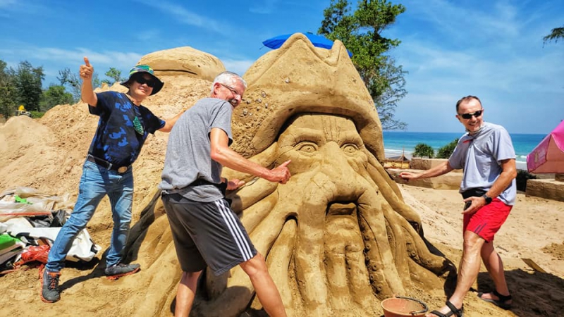 เตรียมพร้อมงานปั้นทรายในงาน รักชุมพร เที่ยวชุมพร