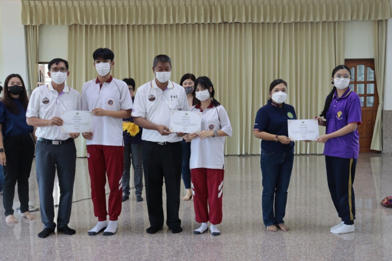 มอบประกาศนียบัตรกิจกรรมประกวดวาดภาพระบายสี