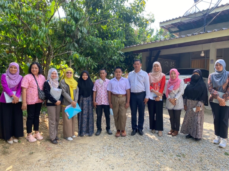 ลงพื้นที่คัดเลือกนักเรียนที่ผ่านการกลั่นกรองและตรวจสอบคุณสมบัติ