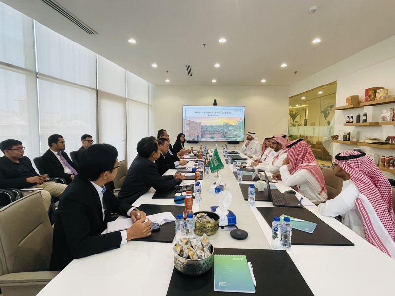 ปลัดกษ.มอบ“เศรษฐเกียรติฯ”รุกหารืออุตสาหกรรมอินทผาลัม