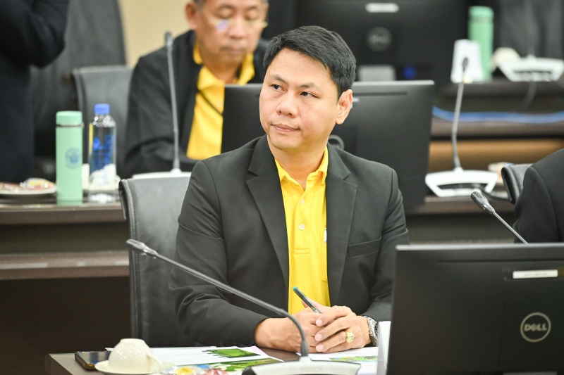 นายกฤษอุตตมะเวทินผู้ตรวจราชการกระทรวงเกษตรและสหกรณ์