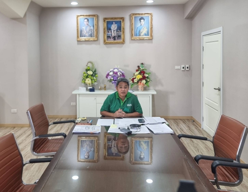 ​รองปลัดอภัยเป็นประธานการประชุมติดตามความก้าวหน้าการดำเนินงานช่วยเกษตรกรผู้เลี้ยงโคนมรายย่อยในโครงการพระราชดำริ