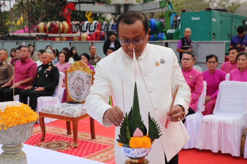 กษ.ร้อยเอ็ดร่วมพิธีบวงสรวงเนื่องในการจัดงานกาชาดจังหวัดร้อยเอ็ด