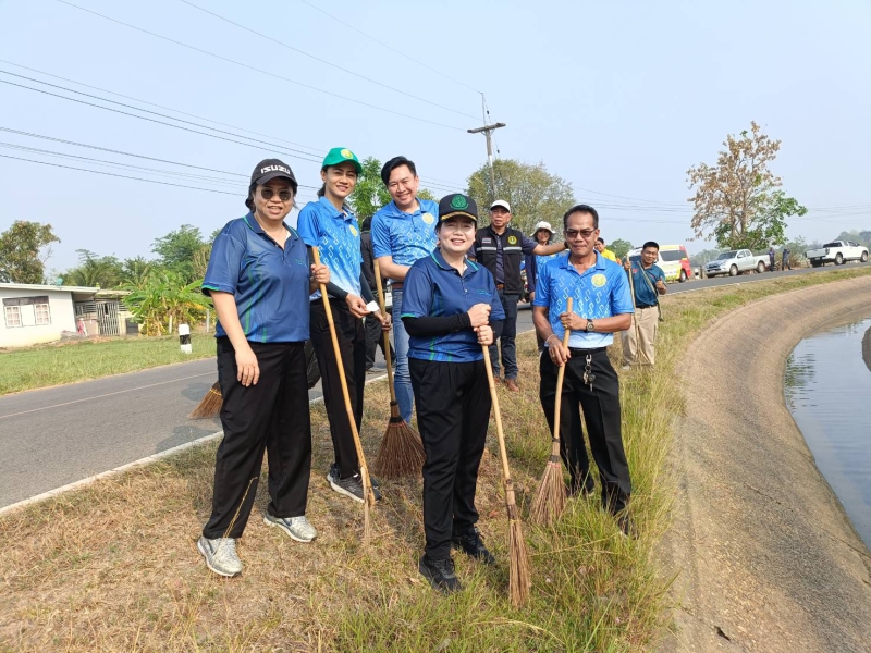 กษ.อำนาจเจริญร่วมกิจกรรมบำเพ็ญสาธารณประโยชน์ขุดลอกคลองชลประทานเตรียมความพร้อมงานเทศกาลสงกรานต์
