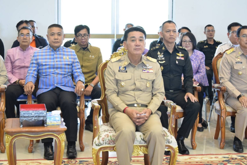 ร่วมพิธีรับ-ส่งทหารกองเกินเข้ารับราชการทหารกองประจำการ