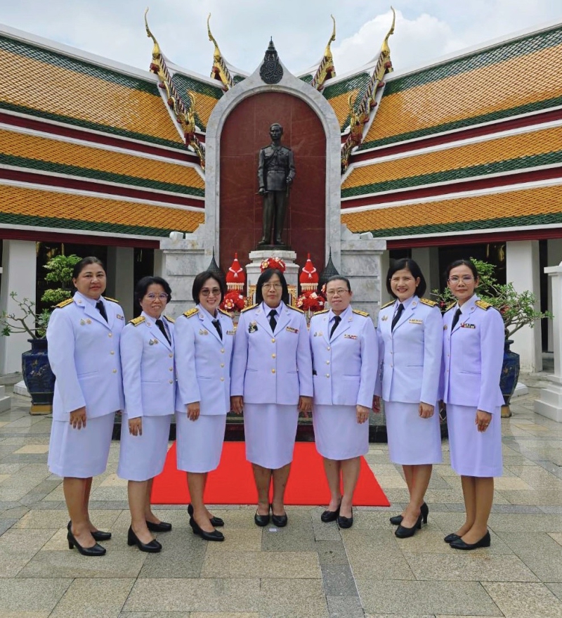 เข้าร่วมพิธีเจริญพระพุทธมนต์