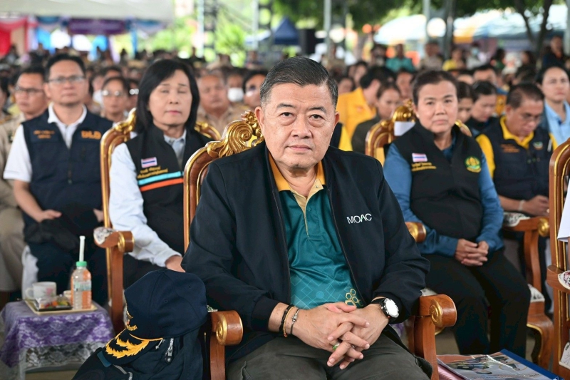 ปลัดเกษตรฯ ลงพื้นที่ชัยภูมิ มอบปัจจัยการผลิตแก่เกษตรกร