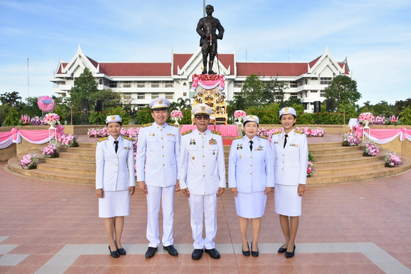 กษ.อำนาจเจริญร่วมพิธีวางพวงมาลาถวายราชสักการะ