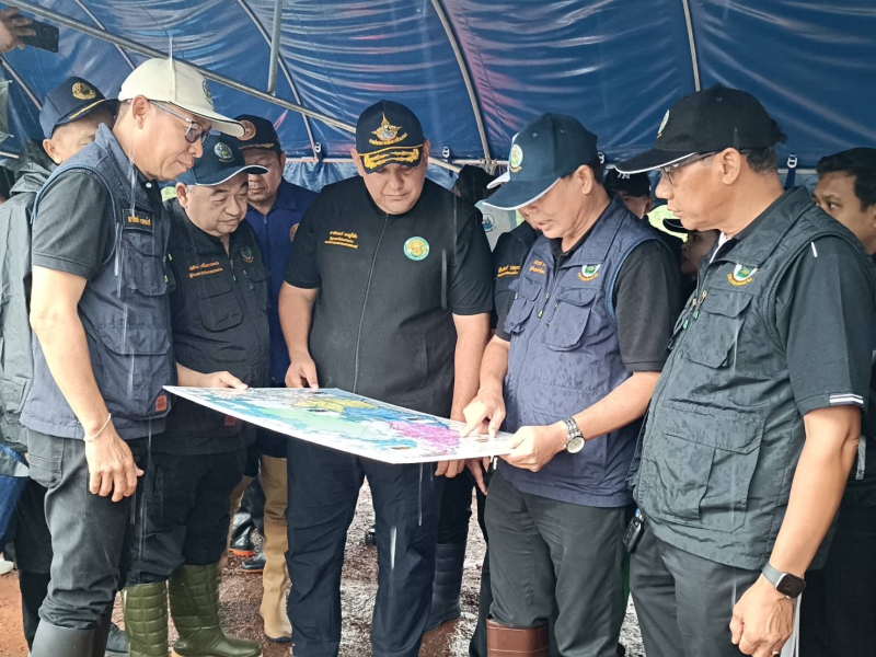 นายอามินทร์มะยูโซ๊ะรัฐมนตรีช่วยว่าการกระทรวงเกษตรและสหกรณ์พร้อมคณะลงพื้นที่ติดตามการบริหารจัดการน้ำ