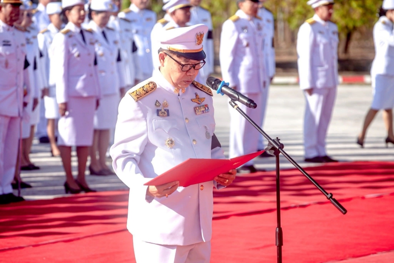 พิธีวางพานพุ่มดอกไม้ถวายราชสักการะ