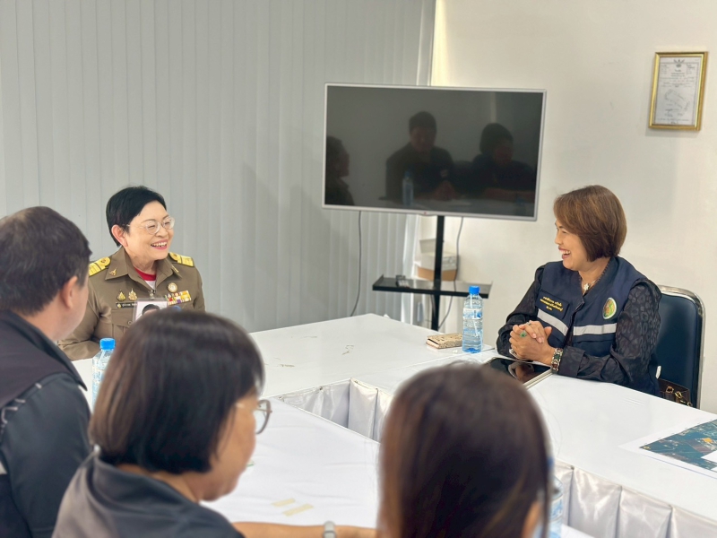 ร่วมการประชุมเพื่อให้คำแนะนำในการแก้ไขปัญหาน้ำไหลบ่าสาเหตุเกิดจากฝนตกหนักบริเวณแปลงสวนหย่อมที่จะพัฒนาเป็นแหล่งท่องเที่ยวเชิงเกษตรในพื้นที่โครงการชั่งหัวมัน