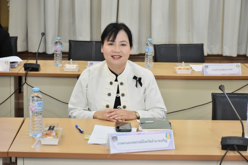 กษ.อำนาจเจริญร่วมขับเคลื่อนการดำเนินงานขจัดความยากจนและพัฒนาคนทุกช่วงวัยอย่างยั่งยืนตามหลักปรัชญาของเศรษฐกิจพอเพียง