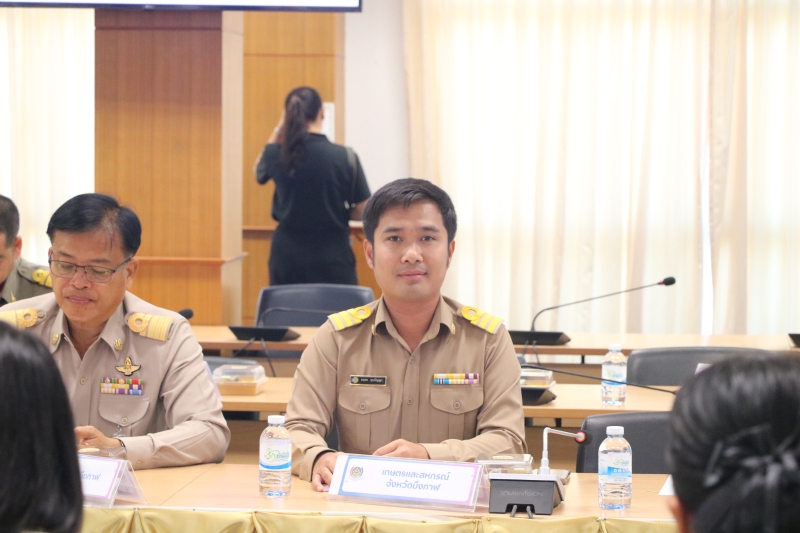 ร่วมประชุมคณะกรรมการบริหารศูนย์อำนวยการขจัดความยากจนและพัฒนาคนทุกช่วงวัยอย่างยั่งยืนตามหลักปรัชญาของเศรษฐกิจพอเพียงจังหวัดบึงกาฬ