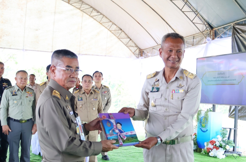 กษ.นราธิวาสร่วมต้อนรับพลเอกเฉลิมชัย