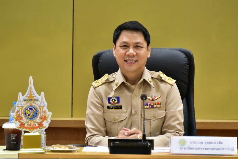 “รองปลัดฯกฤษ”ติดตามสถานการณ์ผลผลิตเกลือทะเล