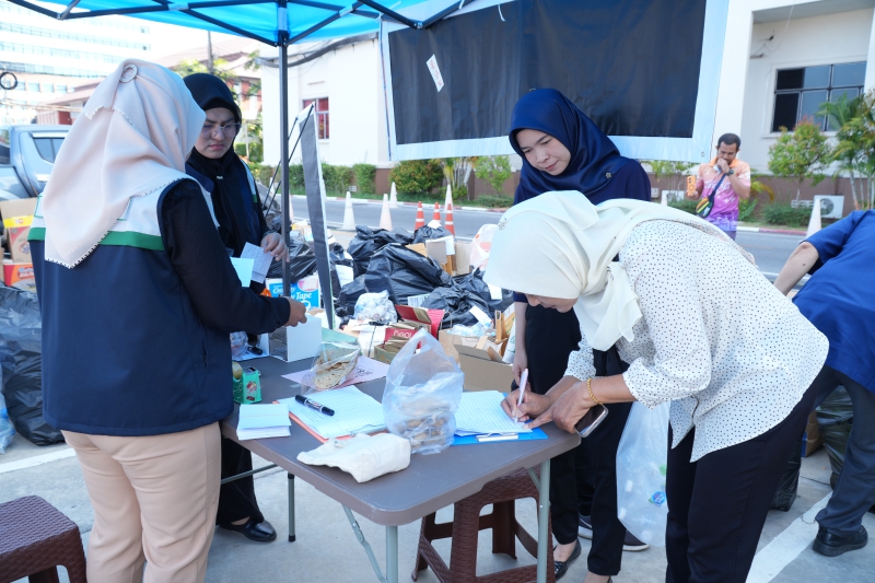 ร่วมบริจาคขยะรีไซเคิลตามโครงการ