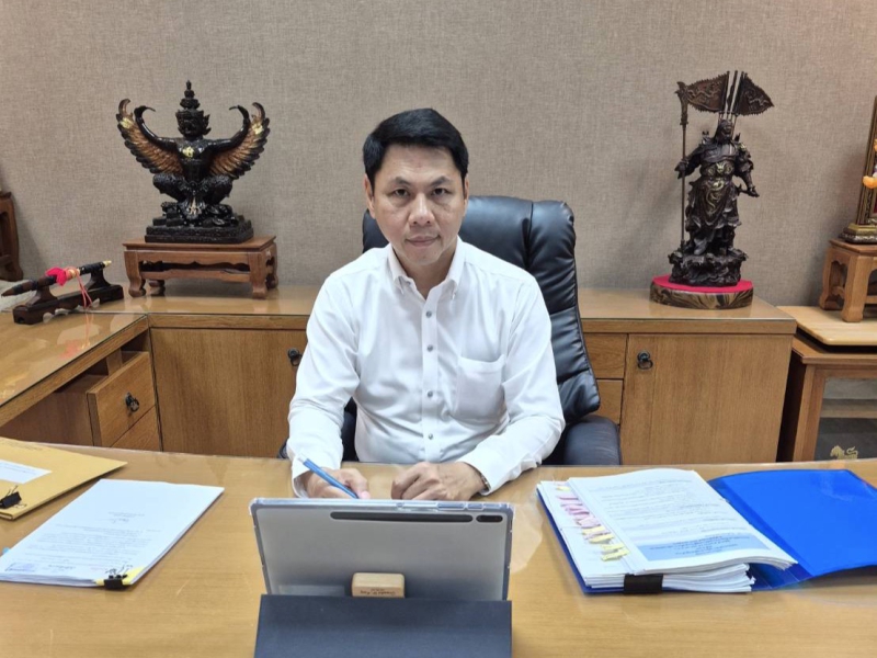 รองปลัดฯกฤษร่วมประชุมคณะกรรมการ