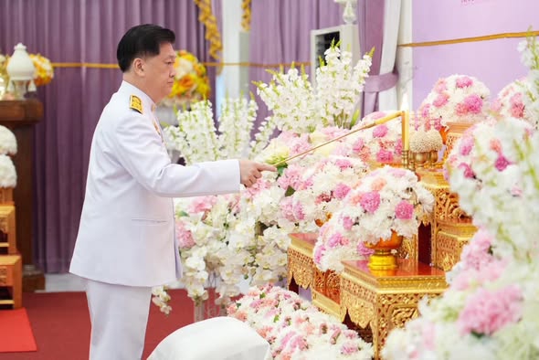 ร่วมพิธีสวดพระพุทธมนต์และพิธีทำบุญตักบาตรถวายพระราชกุศลเนื่องในโอกาสการประกาศยกย่อง
