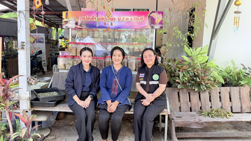 กษ.ร้อยเอ็ดดำเนินการตรวจประเมินและให้การรับรองแหล่งจำหน่ายสินค้าเกษตรปลอดภัย