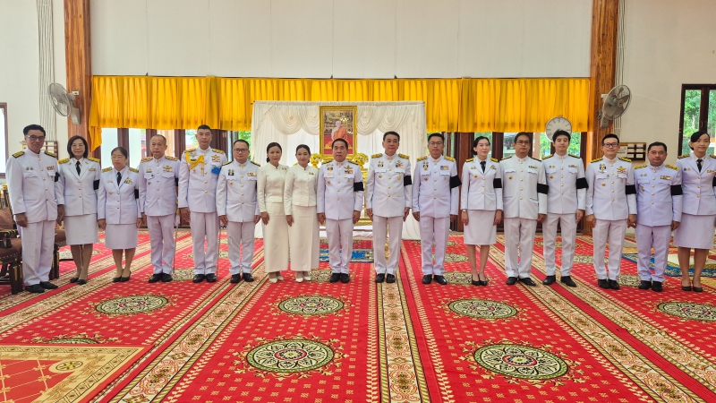 พิธีเจริญพระพุทธมนต์และทำบุญตักบาตรถวายพระราชกุศล