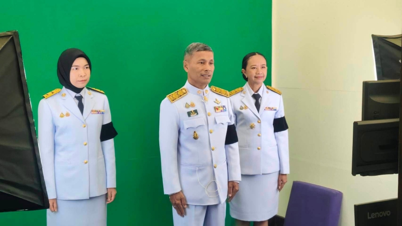 ร่วมบันทึกเทปถวายพระพรชัยมงคล