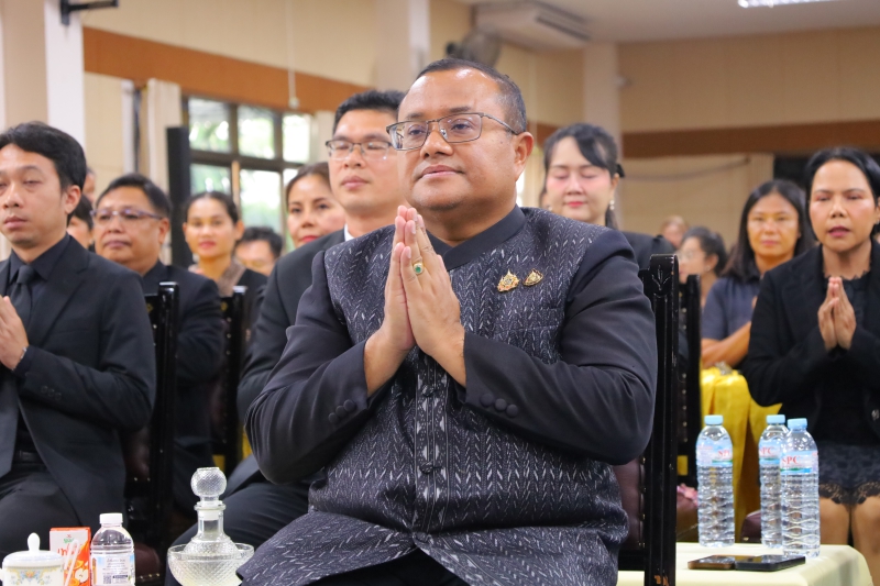 กษ.ร้อยเอ็ดร่วมพิธีสวดพระพุทธมนต์และเจิญจิตตภาวนาอุทิศถวายพระราชกุศลแด่สมเด็จพระนางเจ้าสิริกิติ์