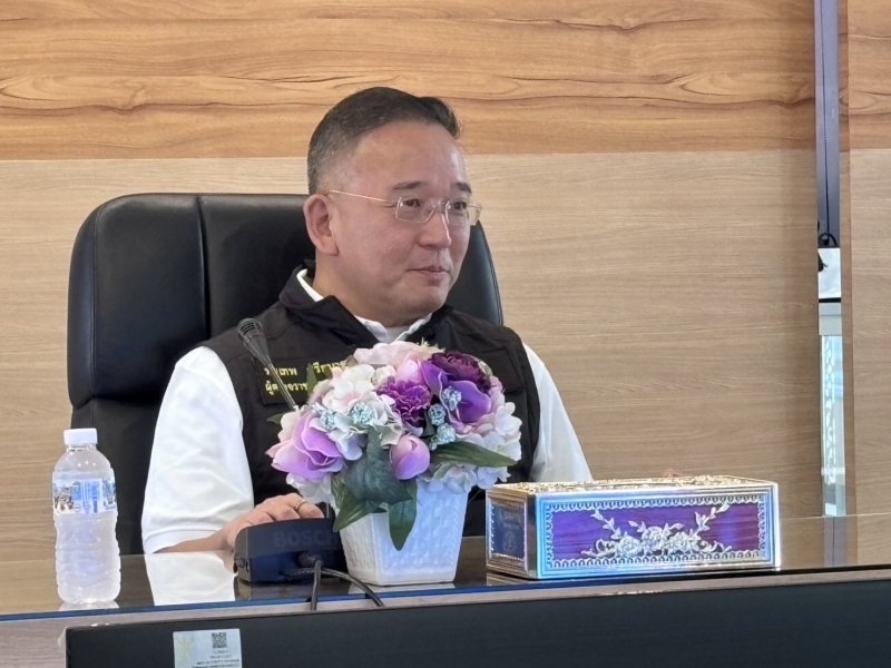 นายพรเทพศรีธนาธรผู้ตรวจราชการกระทรวงเกษตรและสหกรณ์