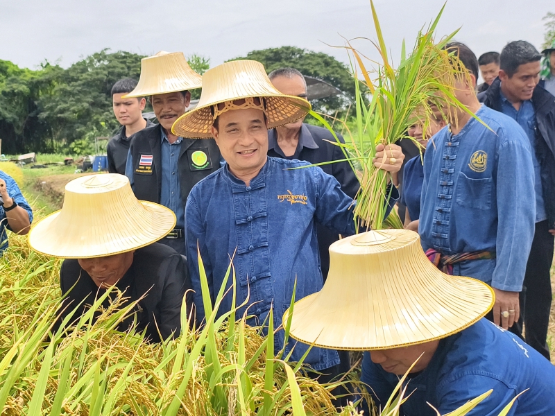 นายสุรชัยยุทธชนะผู้ตรวจราชการกระทรวงเกษตรและสหกรณ์