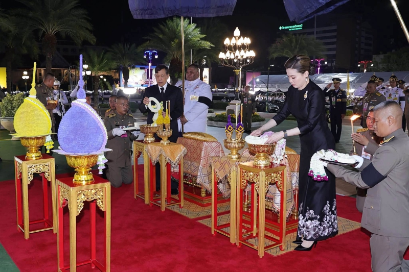 ร่วมเฝ้าฯรับเสด็จพระบาทสมเด็จพระเจ้าอยู่หัว
