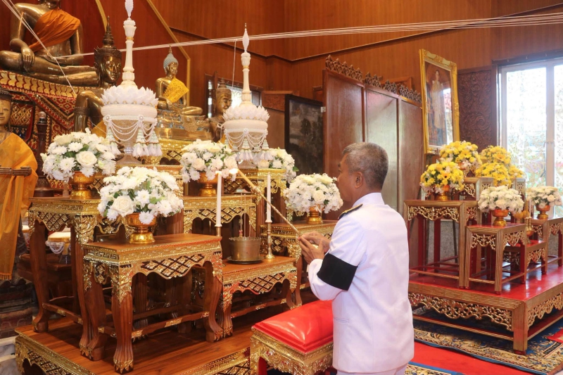 กษ.ปน.ร่วมพิธีสวดพระพุทธมนต์และทำบุญตักบาตร