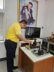 กิจกรรมสรงน้ำพระและรดน้ำดำหัวเนื่องในเทศกาลสงกรานต์