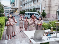 นางสาวธารารัตน์โพธิ์ศรีผู้อำนวยการกองคลัง