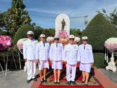 กษ.ร้อยเอ็ดร่วมพิธีวางพวงมาลาและถวายบังคม