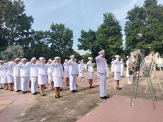 พิธีวางพวงมาลาเนื่องในวันคล้ายวันสวรรคต