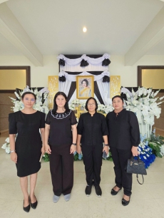 ร่วมถวายความอาลัยในพิธีเคลื่อนพระบรมศพสมเด็จพระนางเจ้าสิริกิติ์