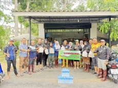 ลงพื้นที่เยี่ยมให้กำลังใจและมอบข้าวกล่องพร้อมน้ำดื่ม