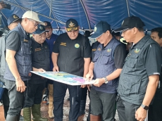 นายอามินทร์มะยูโซ๊ะรัฐมนตรีช่วยว่าการกระทรวงเกษตรและสหกรณ์พร้อมคณะลงพื้นที่ติดตามการบริหารจัดการน้ำ