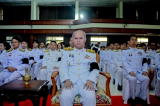 พิธีทำบุญตักบาตรเนื่องในวันคล้ายวันประสูติ