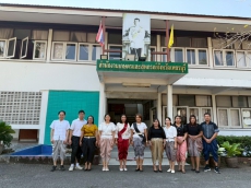 ร่วมแต่งกายด้วยชุดผ้าไทยโจงกระเบน