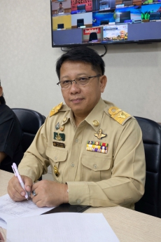 ร่วมพิธีเปิดงานการนำคู่มือการบริหารจัดการโครงการอันเนื่องมาจากพระราชดำริเชิงพื้นที่