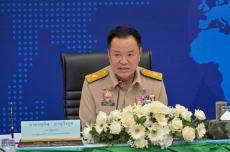 นายอนุทินชาญวีรกูลนายกรัฐมนตรีและรัฐมนตรีว่าการกระทรวงมหาดไทย