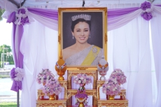 กษ.ร่วมพิธีเจริญพระพุทธมนต์และทำบุญตักบาตรถวายพระราชกุศล