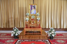 กษ.อำนาจเจริญร่วมพิธีสวดพระพุทธมนต์และทำบุญตักบาตรถวายพระราชกุศล