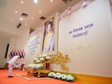 ร่วมพิธีสวดพระพุทธมนต์